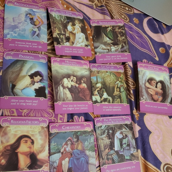 The Romance Angels Oracle Cards - Picture 3 of 3